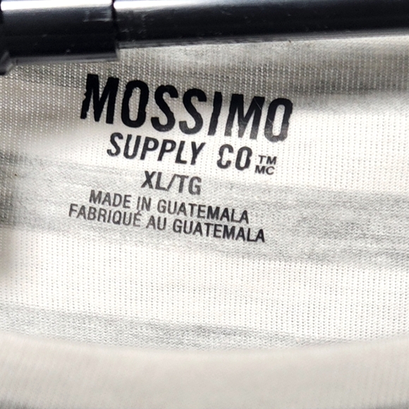 ⚡️🛍 4/$20 🛍 Mossimo Supply Co. Women's Gray and White T-Shirt-Size XL - Picture 5 of 6